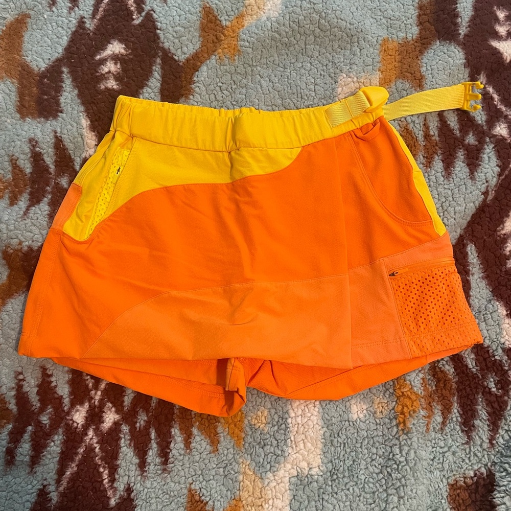 SOLD Outdoor Voices RecTrek Hiking Skort: Necatrine/Tangerine/Sunshine, Size XS - Picture 5 of 7